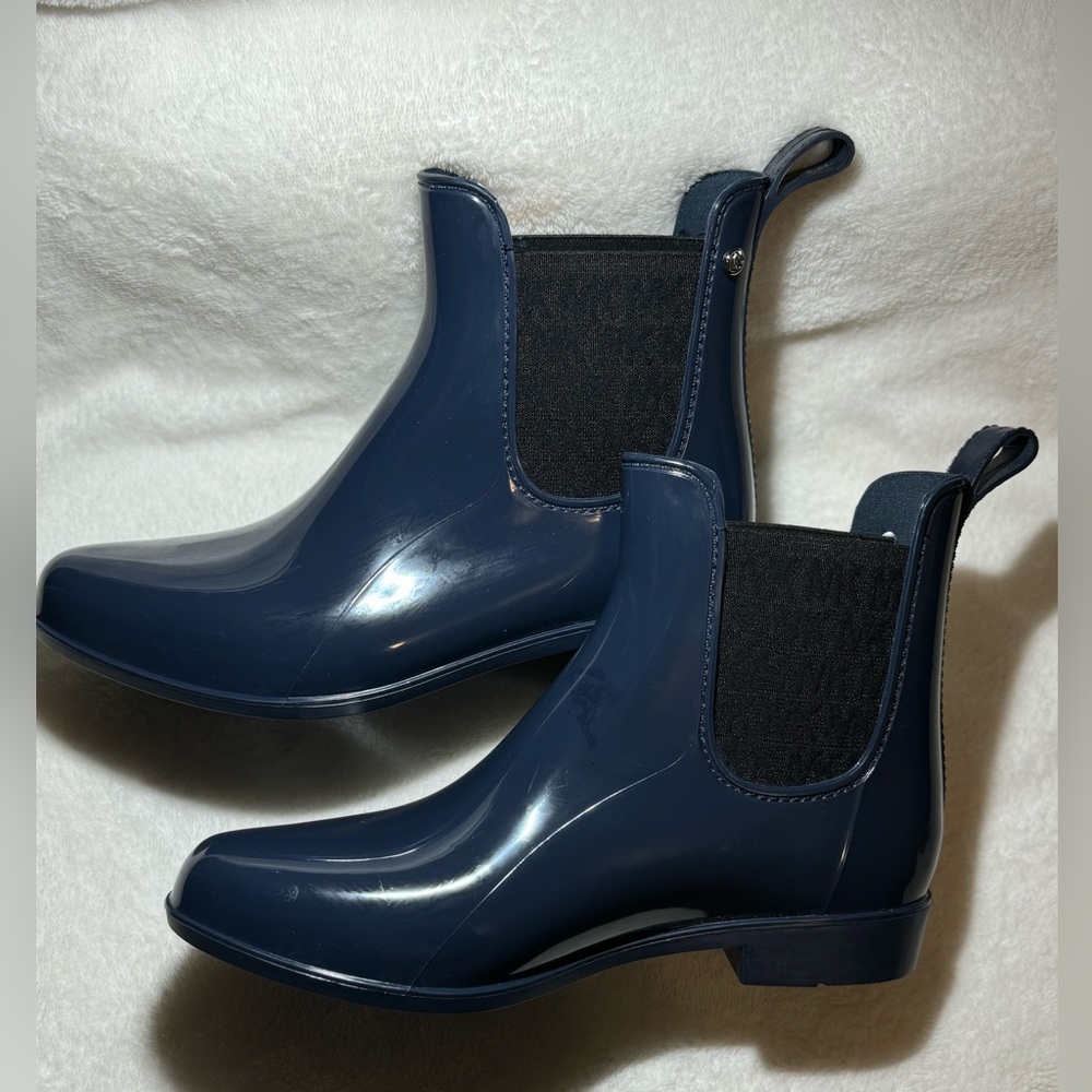 New Michael Kors Charm Gore Blue Ankle Rubber Leather Logo Stretch Sides Boots 8 - Picture 5 of 5